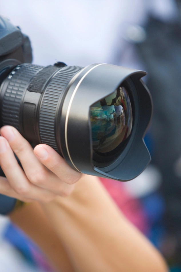 Wedding photography tips include choosing the right lens for every moment