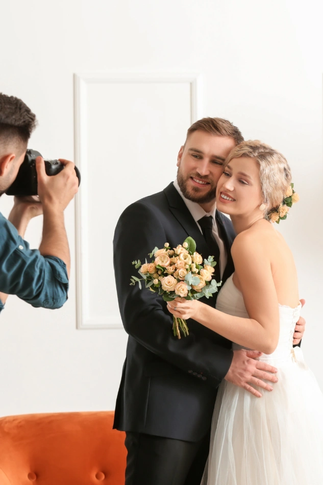 Wedding photoshoot posing tips for natural and relaxed indoor portraits